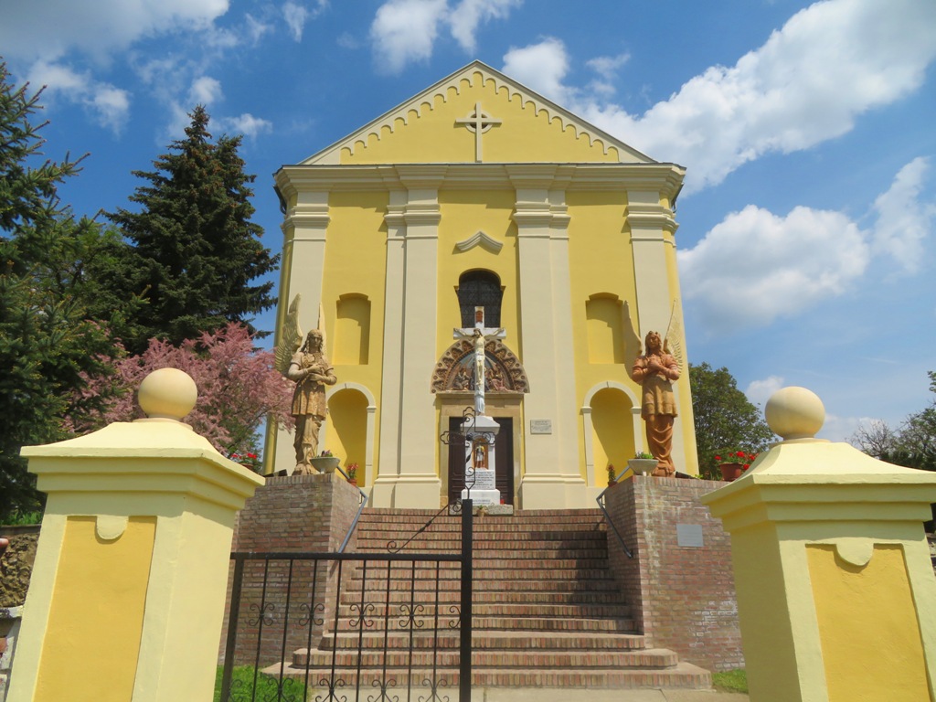 Mariakemend_kegyhely