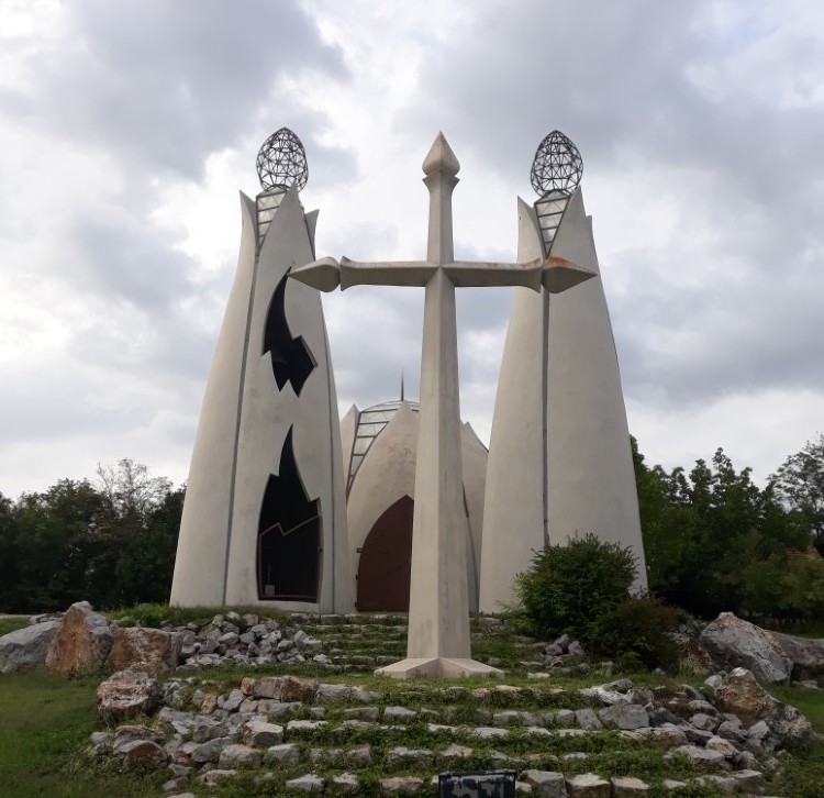 Megbékélés_kápolna_Beremend_Egyedi_másolata