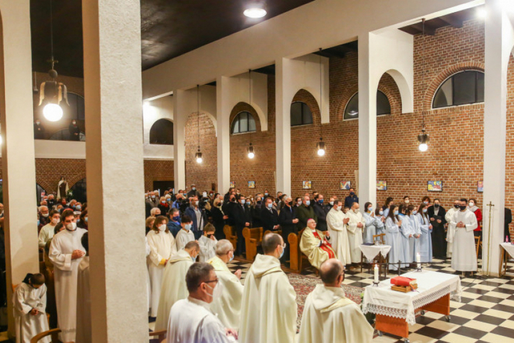 Palos-Lelki-Kozpont-nyito-b