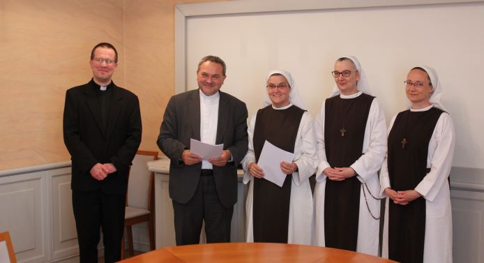 Szerzodes-alairasa-1091