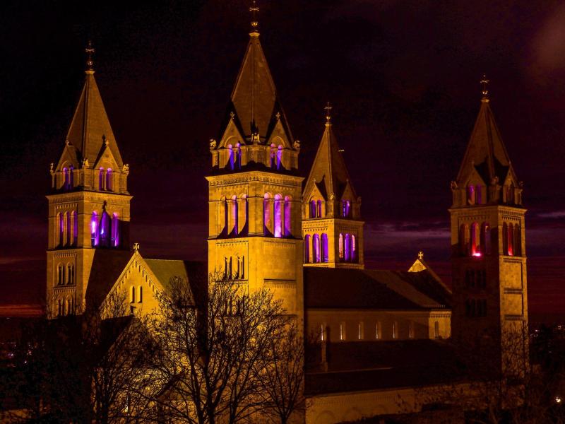 CREATOR: gd-jpeg v1.0 (using IJG JPEG v62), quality = 75