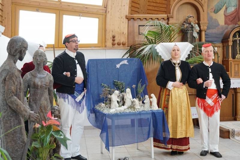 thumb_188_Horvat-kereszt-megaldasa-094