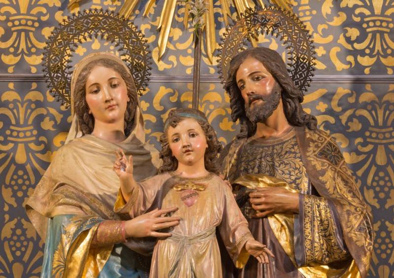 thumb_200_szentcsalad