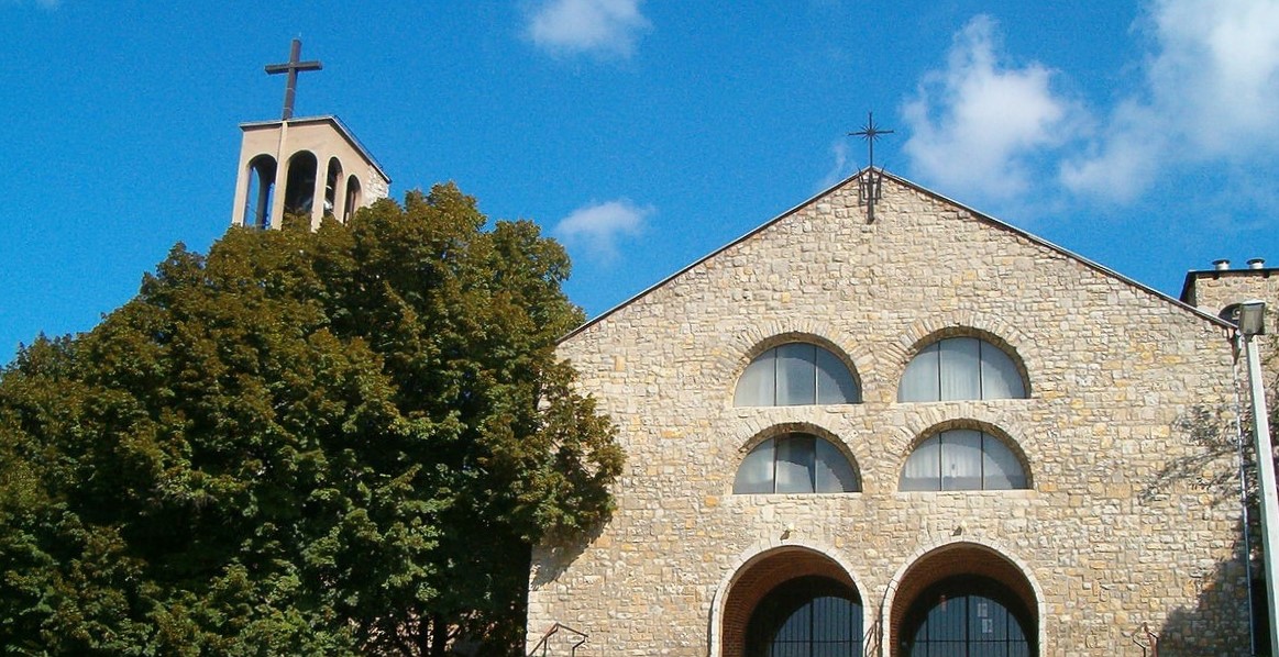 1200px-Hungary_pecs_palos