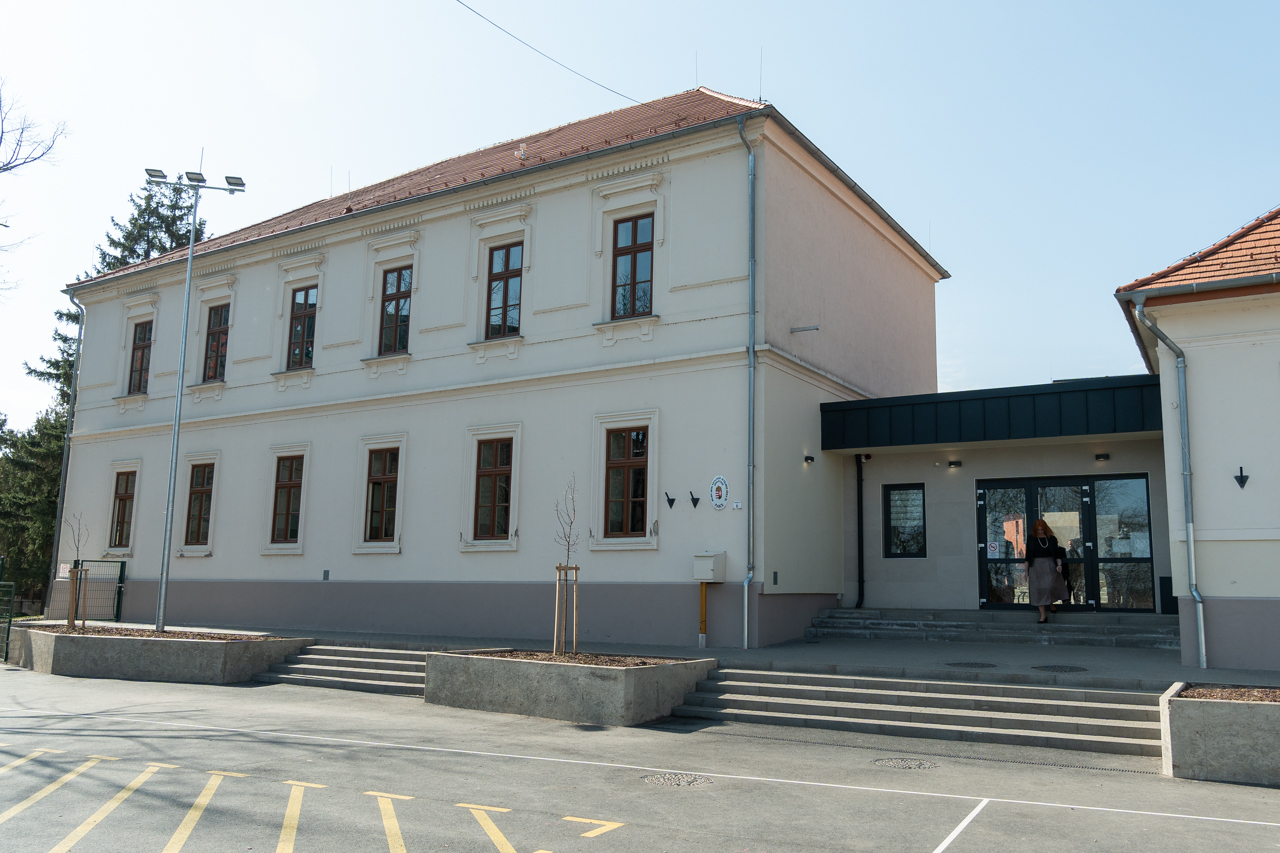 2026_03_11_paks_tornacsarnok_atadas