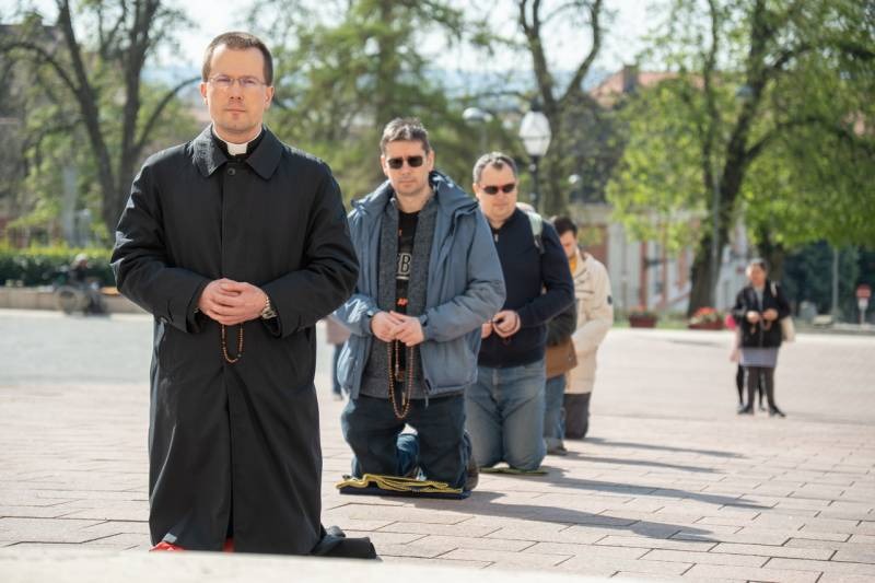 imageye___-_imgi_12_thumb_896_2025_04_05_terden allo rozsafuzer_21