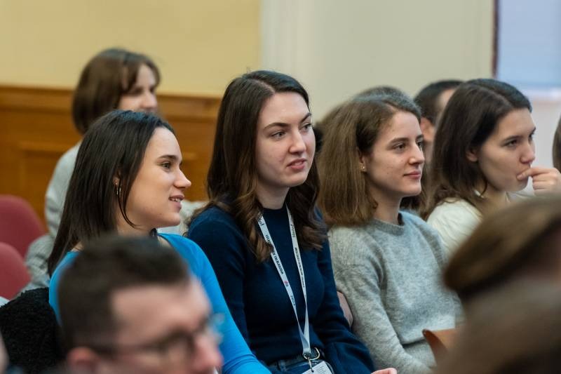 imageye___-_imgi_22_thumb_758_2024_02_10_kerekasztal_31