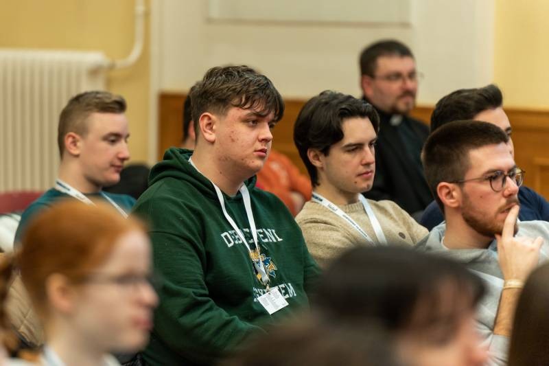 imageye___-_imgi_23_thumb_758_2024_02_10_kerekasztal_29