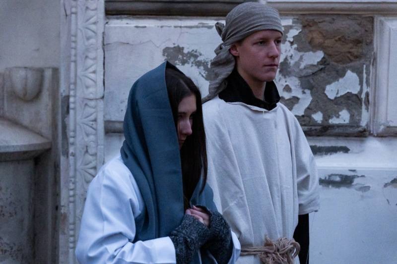 imageye___-_imgi_24_thumb_732_2023_12_23_szallast keres_26