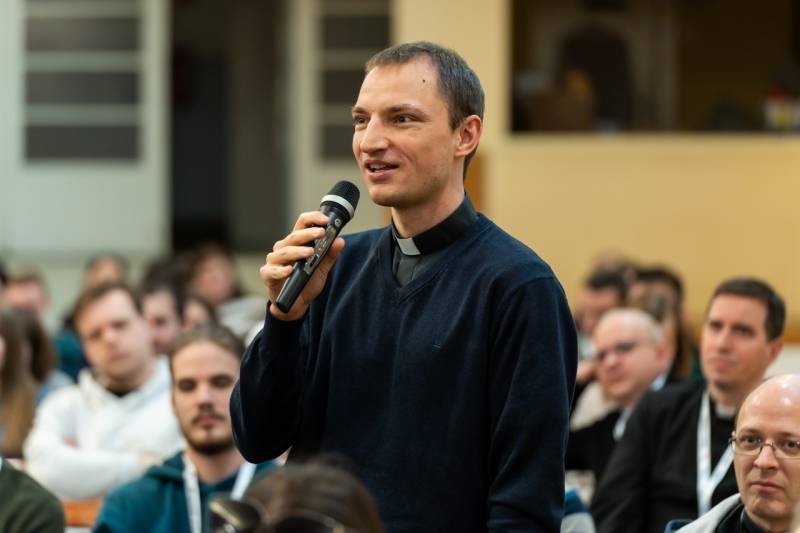 imageye___-_imgi_34_thumb_758_2024_02_10_kerekasztal_51