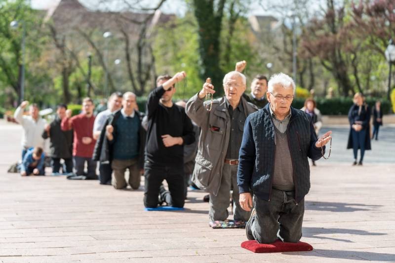 imageye___-_imgi_48_thumb_896_2025_04_05_terden allo rozsafuzer_60