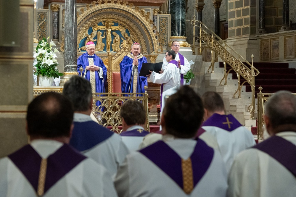 imageye___-_imgi_56_966_2025_10_07_juhasz tibor gyaszmise_06