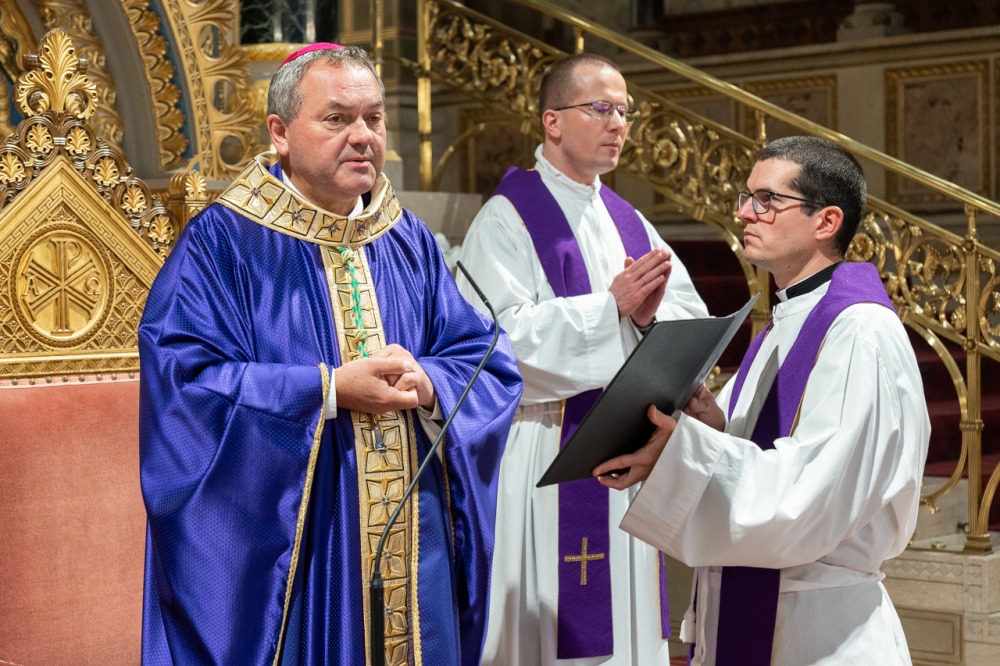 imageye___-_imgi_58_966_2025_10_07_juhasz tibor gyaszmise_02