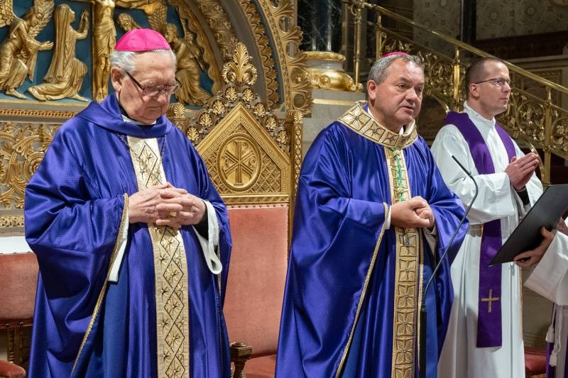 imageye___-_imgi_6_thumb_966_2025_10_07_juhasz tibor gyaszmise_03