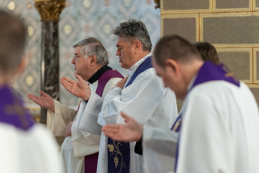 imageye___-_imgi_77_966_2025_10_07_juhasz tibor gyaszmise_22