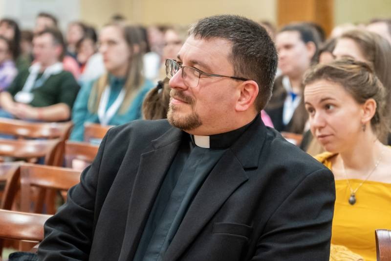 imageye___-_imgi_7_thumb_758_2024_02_10_kerekasztal_06