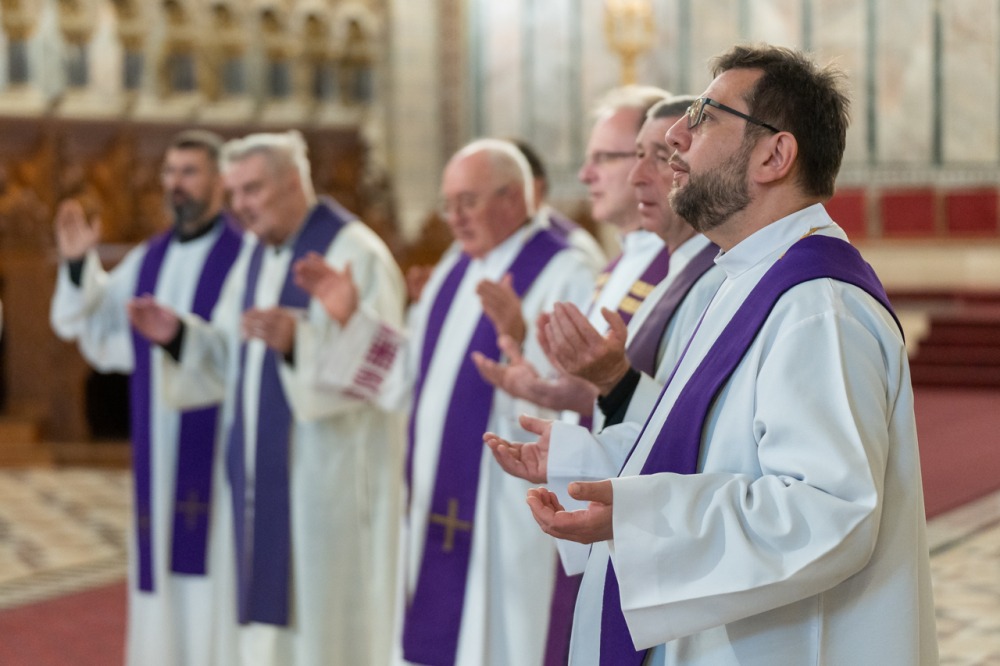 imageye___-_imgi_82_966_2025_10_07_juhasz tibor gyaszmise_27