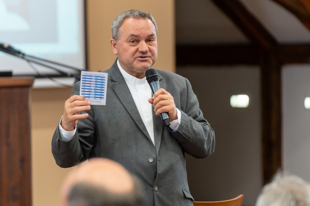 2026_03_27_ferfitalalkozo_44