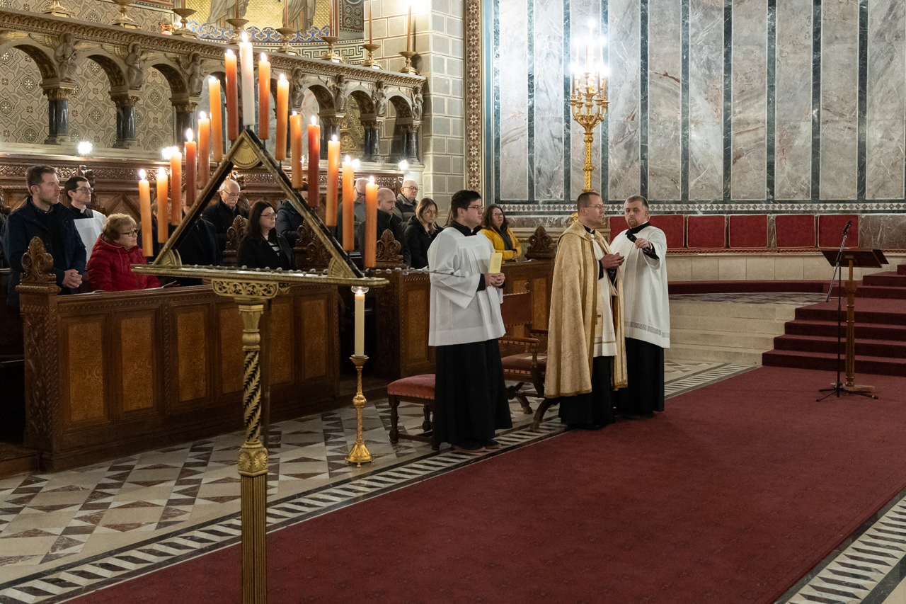 2026_04_01_sotetzsolozsma_05