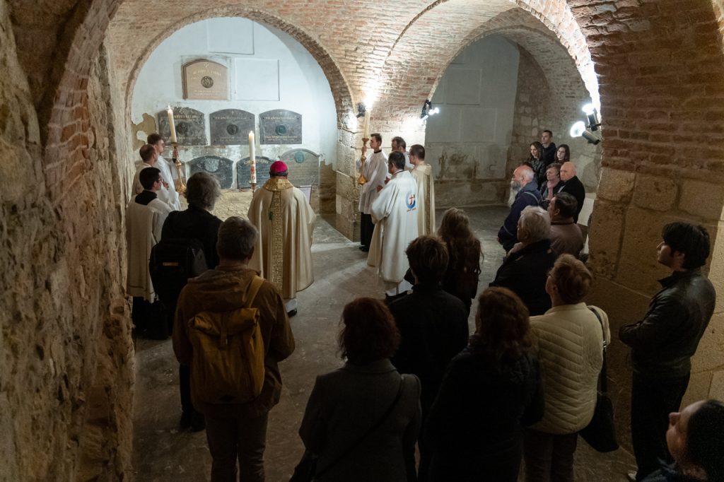 2026_04_12_elhunyt puspokok_32