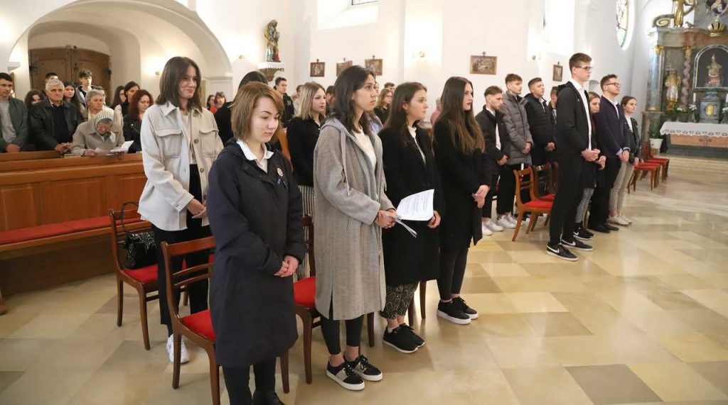 Horvát_mise_érettségizők