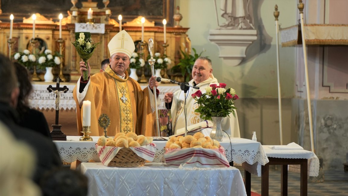 Karasz-Szent-Erzsebet-33