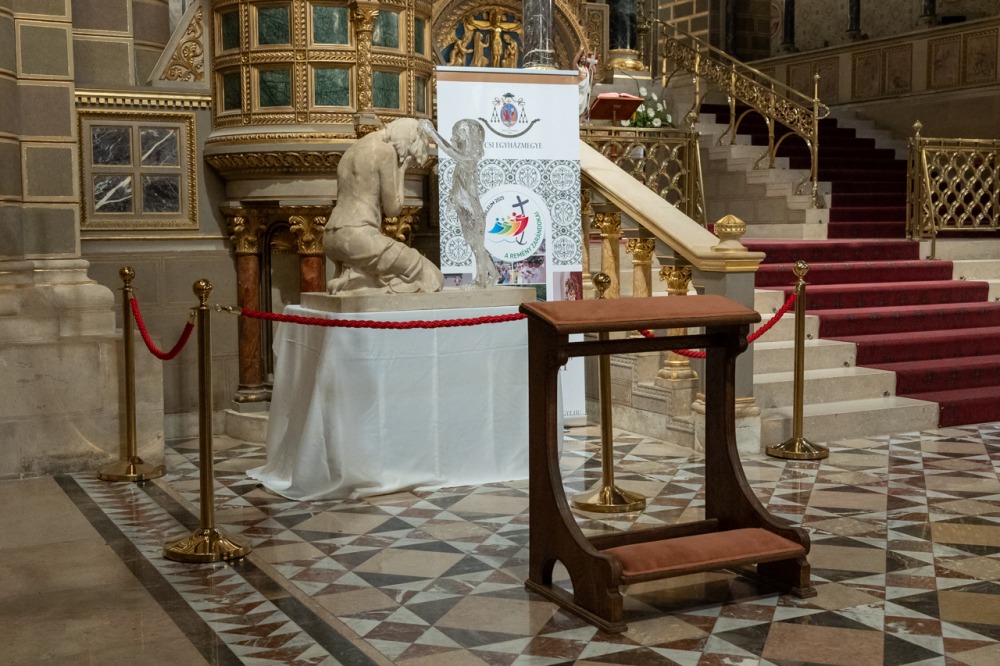 imageye___-_imgi_30_923_2025_05_28_vandorszobor_05