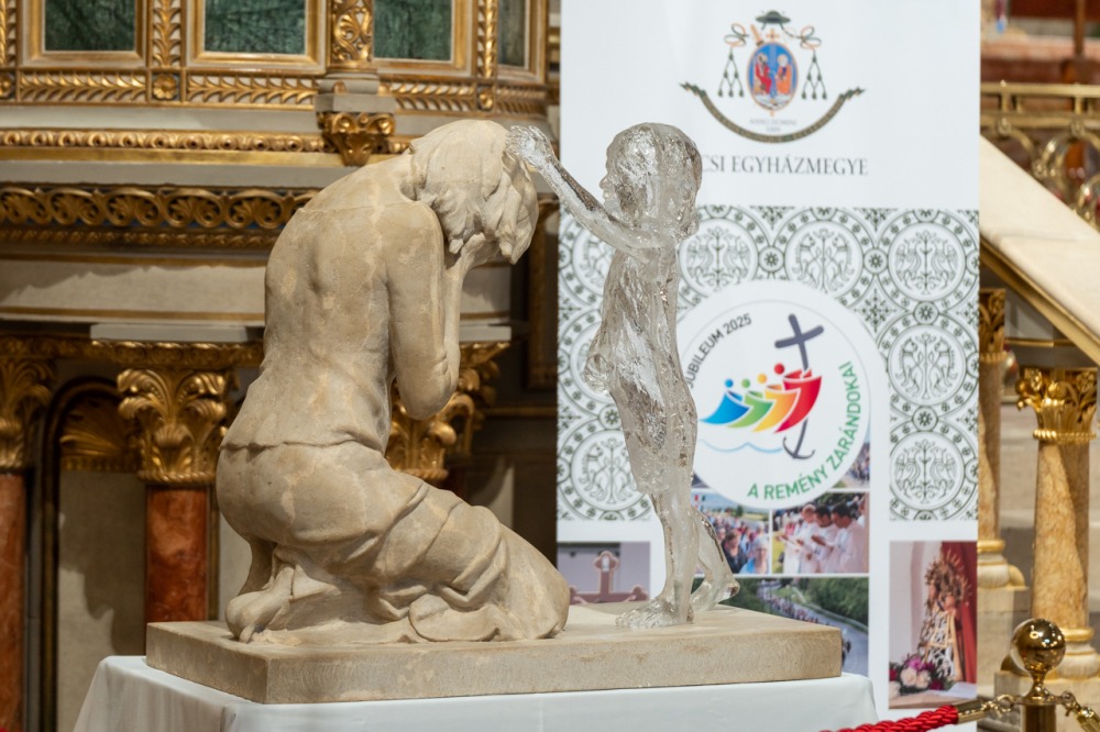 imageye___-_imgi_31_923_2025_05_28_vandorszobor_03